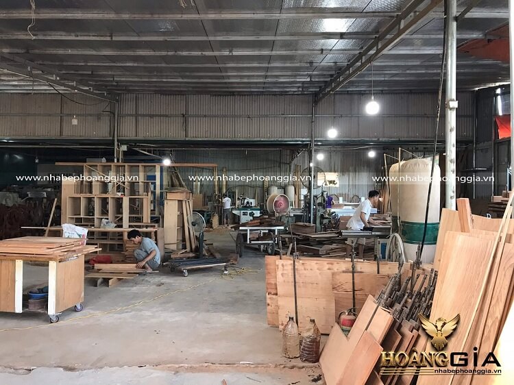 xưởng sản xuất sofa gỗ nguyên khối